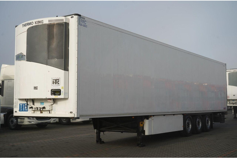 Schmitz Cargobull CHŁODNIA / THERMO KING SLX 300 / HAKÓWKA / OŚ PODNOSZONA / KOSZ - Refrigerated semi-trailer: picture 1 Schmitz Cargobull CHŁODNIA / THERMO KING SLX 300 / HAKÓWKA / OŚ PODNOSZONA / KOSZ - Refrigerated semi-trailer: picture 1