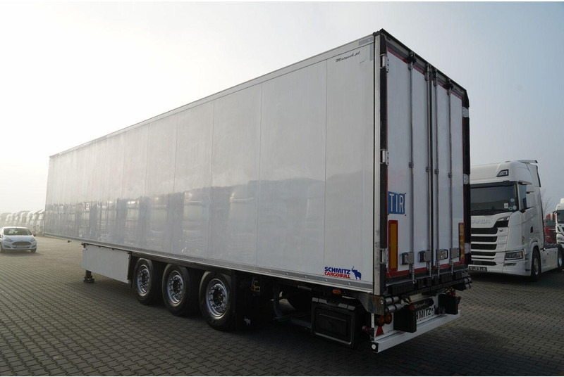 Schmitz Cargobull CHŁODNIA / THERMO KING SLX 300 / HAKÓWKA / OŚ PODNOSZONA / KOSZ - Refrigerated semi-trailer: picture 3 Schmitz Cargobull CHŁODNIA / THERMO KING SLX 300 / HAKÓWKA / OŚ PODNOSZONA / KOSZ - Refrigerated semi-trailer: picture 3