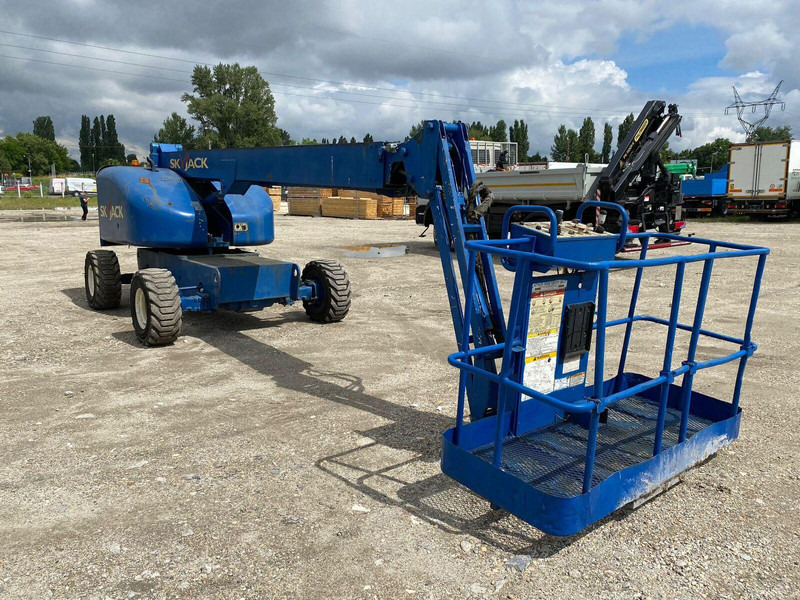 Skyjack SJ40T 4x4 Diesel - Lifting basket  - 14m - Aerial platform: picture 5 Skyjack SJ40T 4x4 Diesel - Lifting basket  - 14m - Aerial platform: picture 5