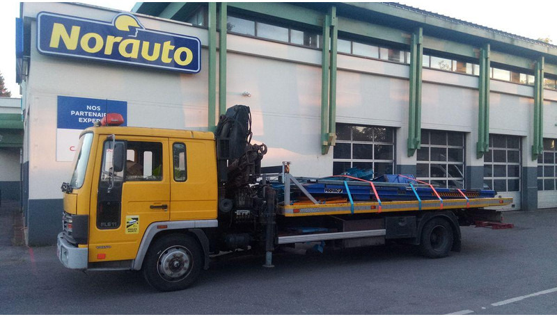 Volvo FL611 Car transporter + crane Hiab 071 - Car transporter truck: picture 1 Volvo FL611 Car transporter + crane Hiab 071 - Car transporter truck: picture 1