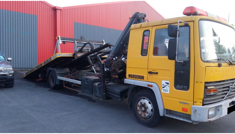 Volvo FL611 Car transporter + crane Hiab 071 - Car transporter truck: picture 2 Volvo FL611 Car transporter + crane Hiab 071 - Car transporter truck: picture 2
