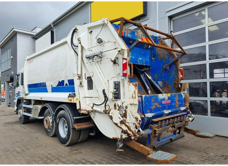 Volvo FM 330 - Garbage truck - Refuse truck: picture 4 Volvo FM 330 - Garbage truck - Refuse truck: picture 4