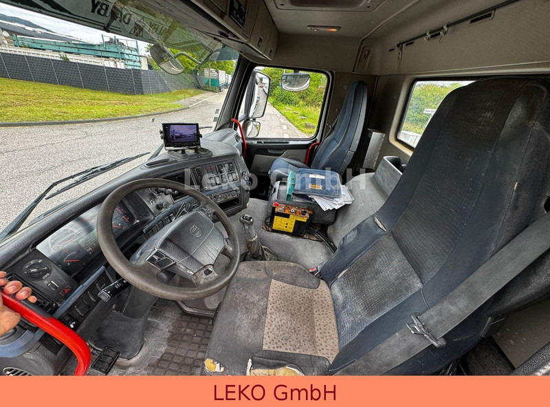 Hook lift truck Volvo FM 400: picture 16