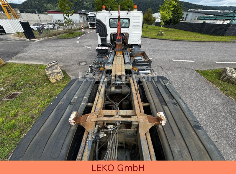 Hook lift truck Volvo FM 400: picture 9