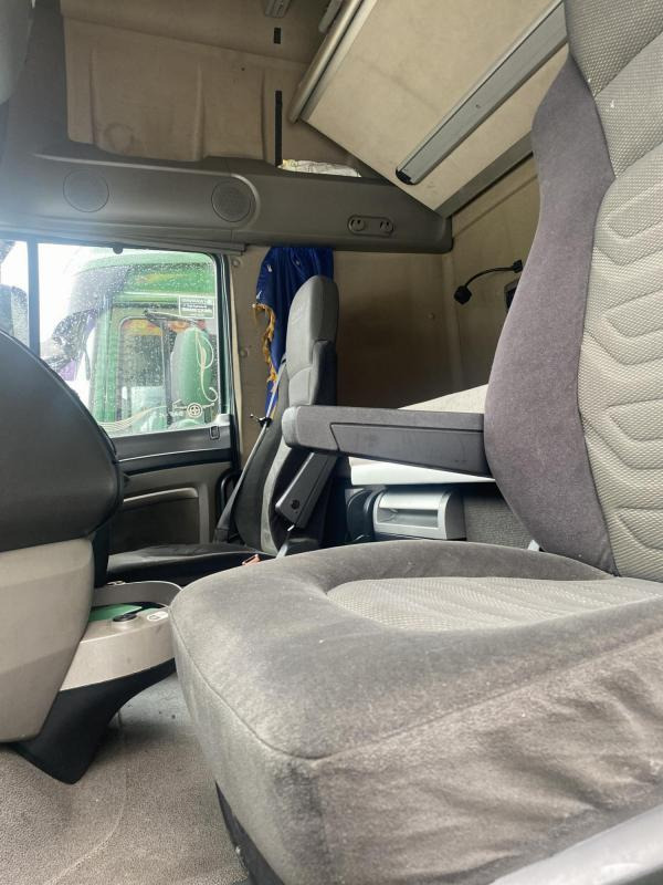 DAF XF Euro 5 105-460 4x2 Super Space Cab 4x2 XF Super Space cab Auto - Tractor unit: picture 4 DAF XF Euro 5 105-460 4x2 Super Space Cab 4x2 XF Super Space cab Auto - Tractor unit: picture 4