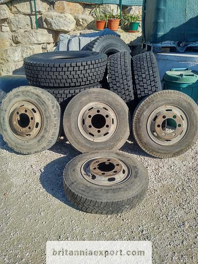 4 x used 7.50-16 LT tyres on 6 studs rims for Toyota Dyna 300 - Wheel and tire package: picture 1 4 x used 7.50-16 LT tyres on 6 studs rims for Toyota Dyna 300 - Wheel and tire package: picture 1