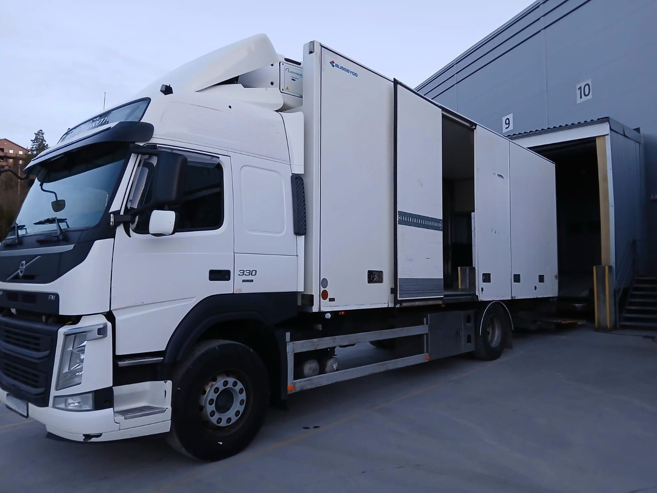 Volvo FM330 / Carrier Supra 850 nordic - Refrigerated truck: picture 1 Volvo FM330 / Carrier Supra 850 nordic - Refrigerated truck: picture 1