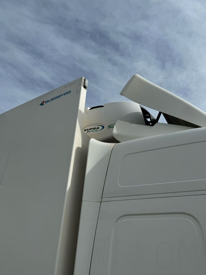 Volvo FM330 / Carrier Supra 850 nordic - Refrigerated truck: picture 5 Volvo FM330 / Carrier Supra 850 nordic - Refrigerated truck: picture 5