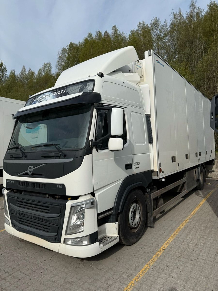 Volvo FM330 / Carrier Supra 850 nordic - Refrigerated truck: picture 3 Volvo FM330 / Carrier Supra 850 nordic - Refrigerated truck: picture 3