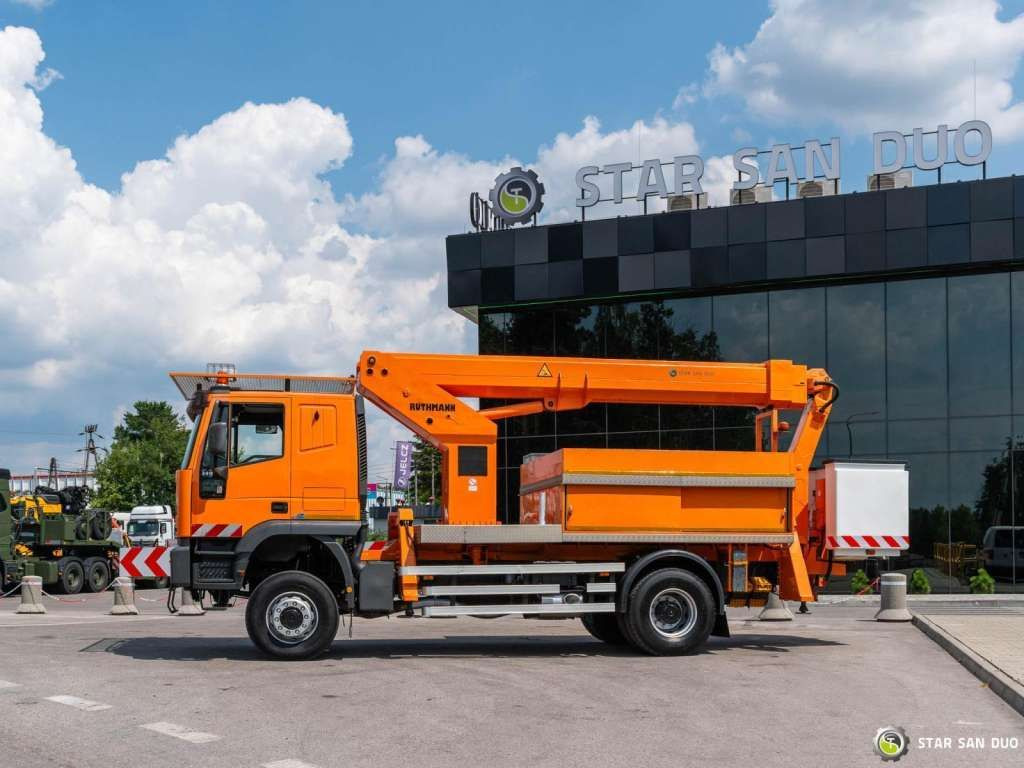 Iveco CURSOR 240 4x4 RUTHMANN T225 22,5 Meters Lift - Truck mounted aerial platform: picture 4 Iveco CURSOR 240 4x4 RUTHMANN T225 22,5 Meters Lift - Truck mounted aerial platform: picture 4