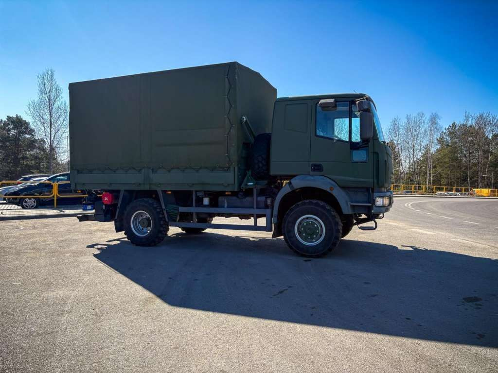 Iveco EUROCARGO 4x4 Offroad Camper Winde - Curtain side truck: picture 5 Iveco EUROCARGO 4x4 Offroad Camper Winde - Curtain side truck: picture 5