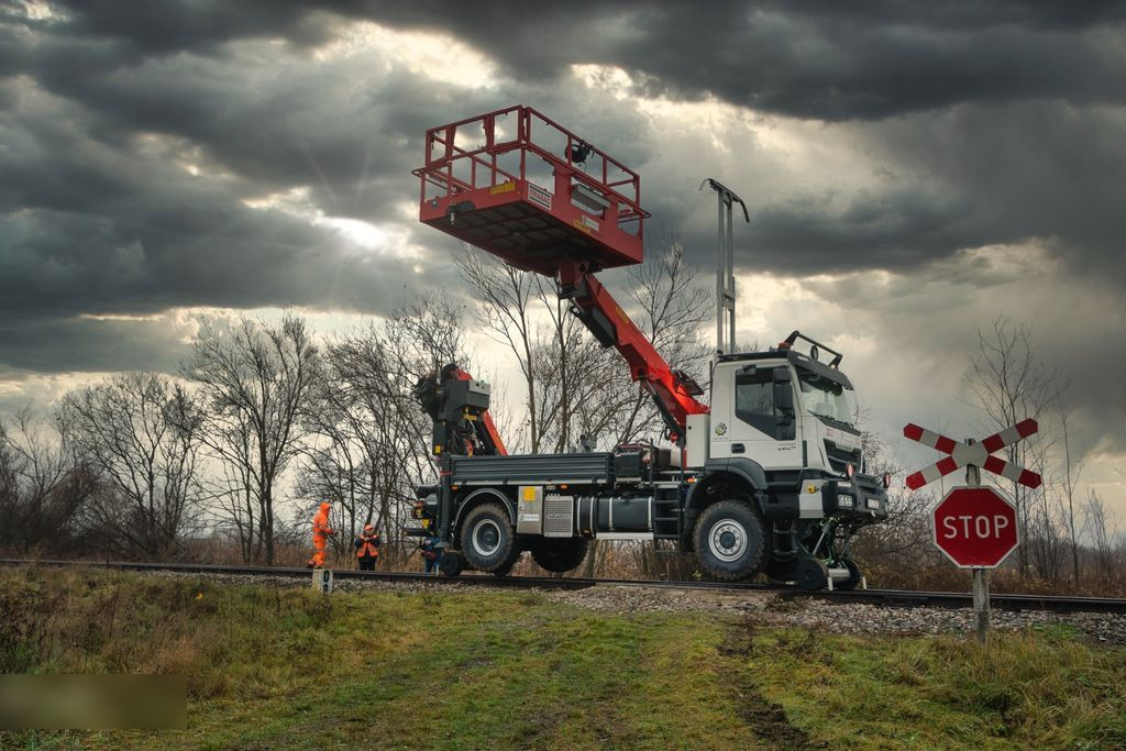 Leasing of Iveco TRAKER 4x4 RAIL ROAD PALFINGER SCHIENEN TWO WAY  Iveco TRAKER 4x4 RAIL ROAD PALFINGER SCHIENEN TWO WAY: picture 7