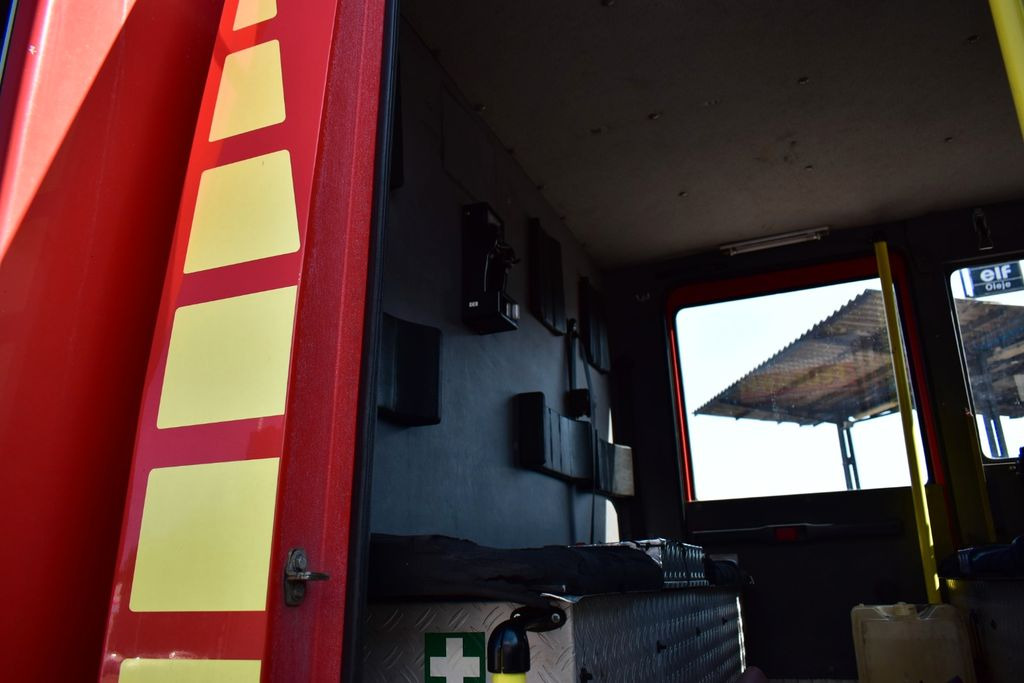 Fire engine MAN 4x4 Firetruck Feuerwehr DOKA Expedition Camper: picture 26 Fire engine MAN 4x4 Firetruck Feuerwehr DOKA Expedition Camper: picture 26