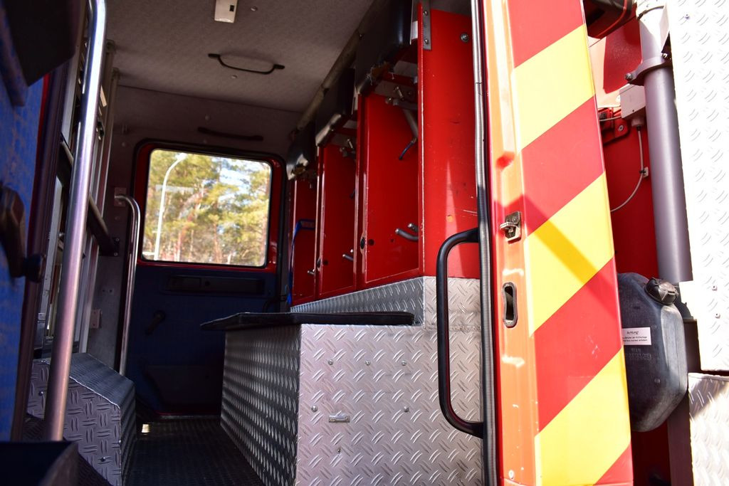 Fire engine MAN 4x4 Firetruck Feuerwehr DOKA Expedition Camper: picture 20 Fire engine MAN 4x4 Firetruck Feuerwehr DOKA Expedition Camper: picture 20