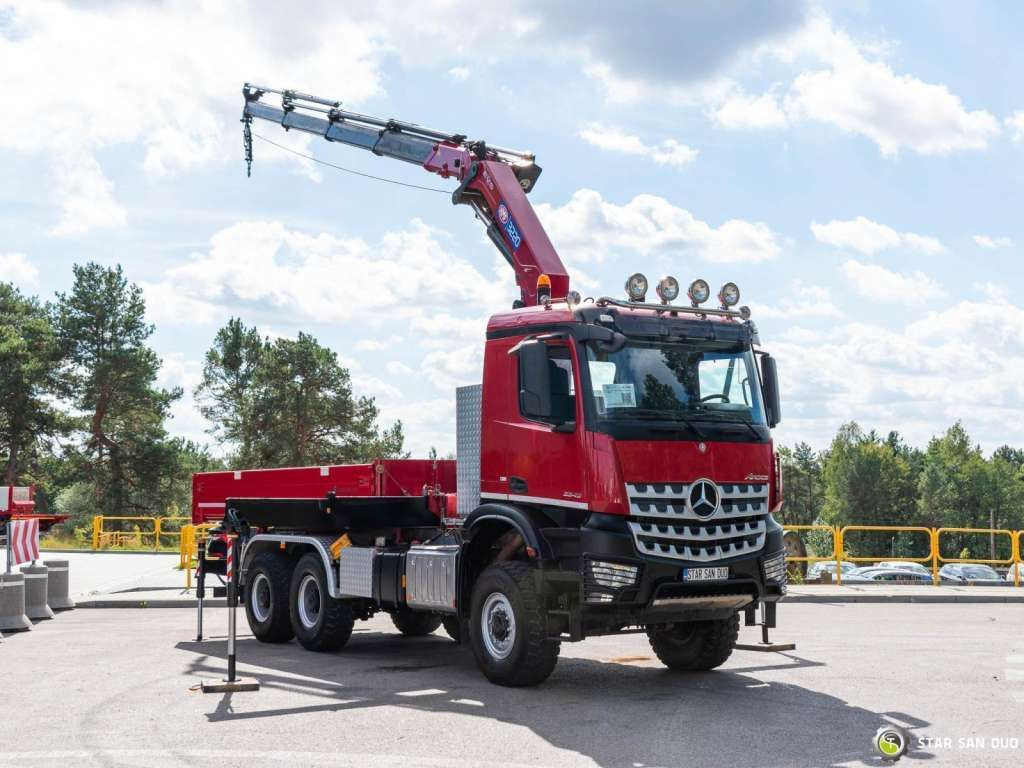 Mercedes-Benz AROCS 3345 6x6 HMF 3220 Winch Crane tipper - Crane truck: picture 2 Mercedes-Benz AROCS 3345 6x6 HMF 3220 Winch Crane tipper - Crane truck: picture 2