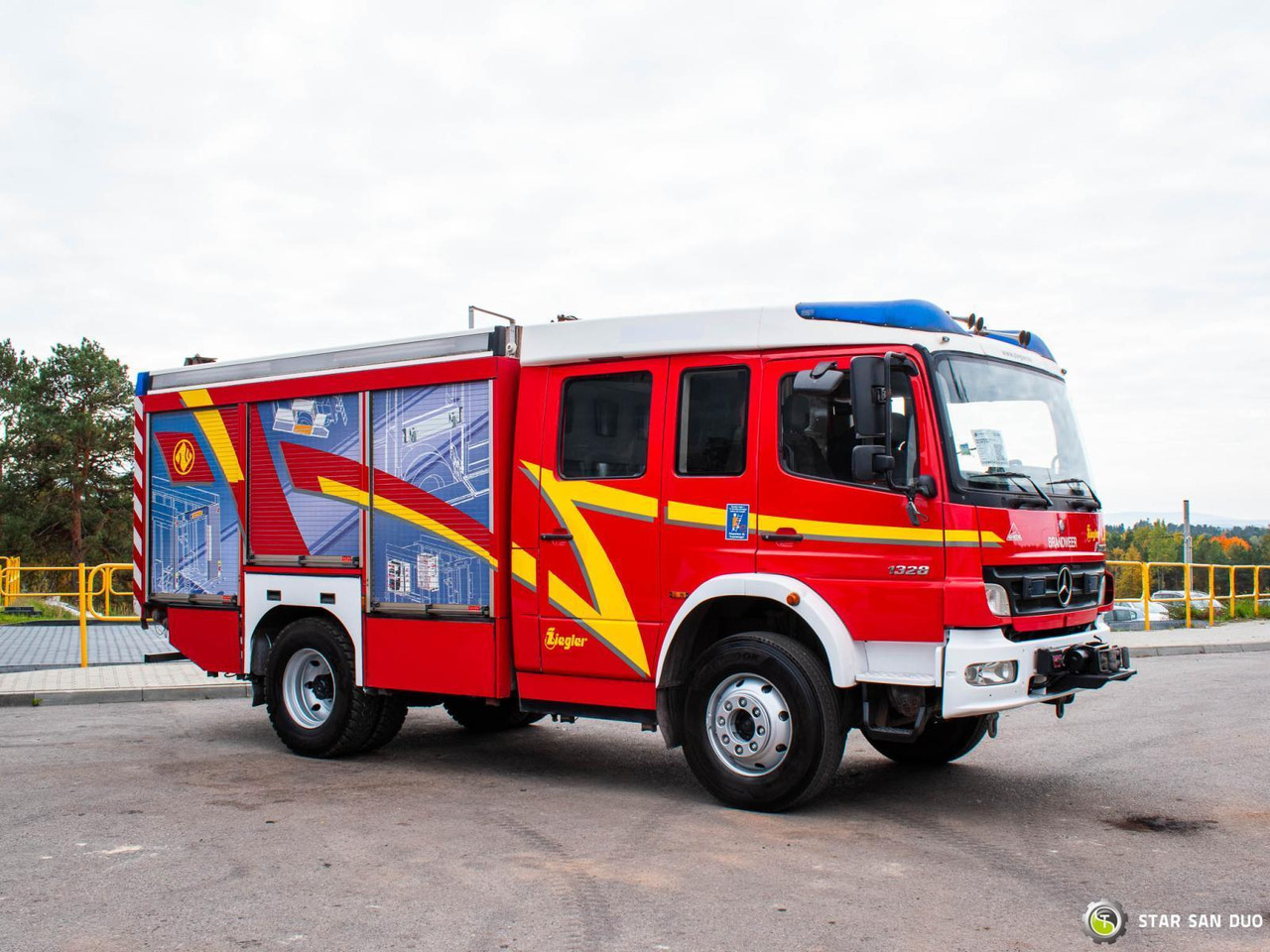 - Fire engine: picture 4 - Fire engine: picture 4