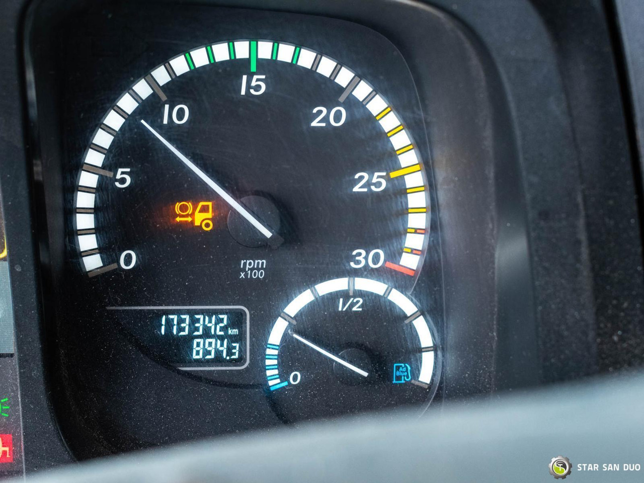 - Crane truck: picture 3 - Crane truck: picture 3