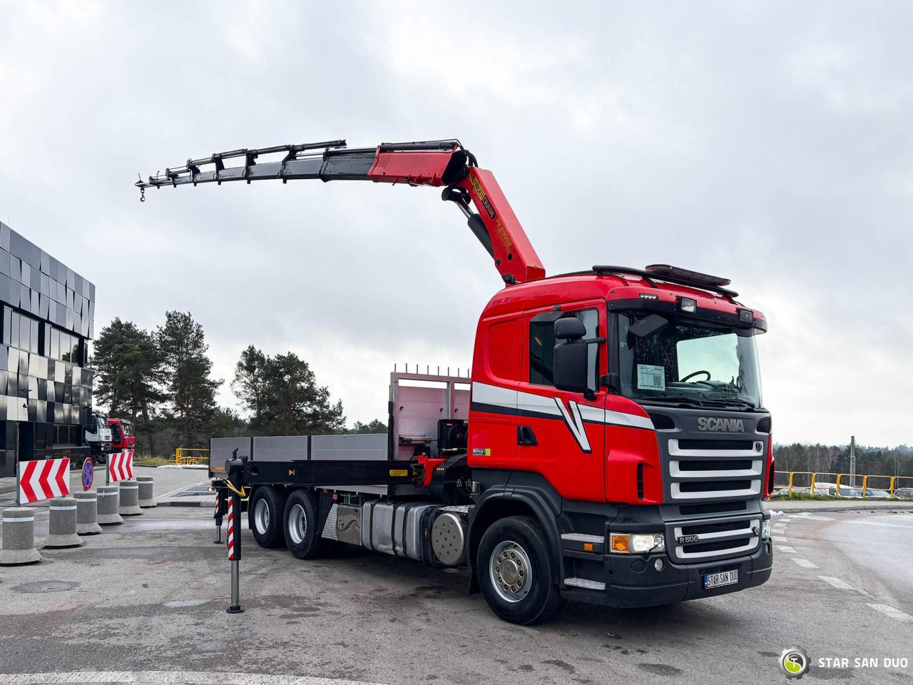- Crane truck: picture 2 - Crane truck: picture 2