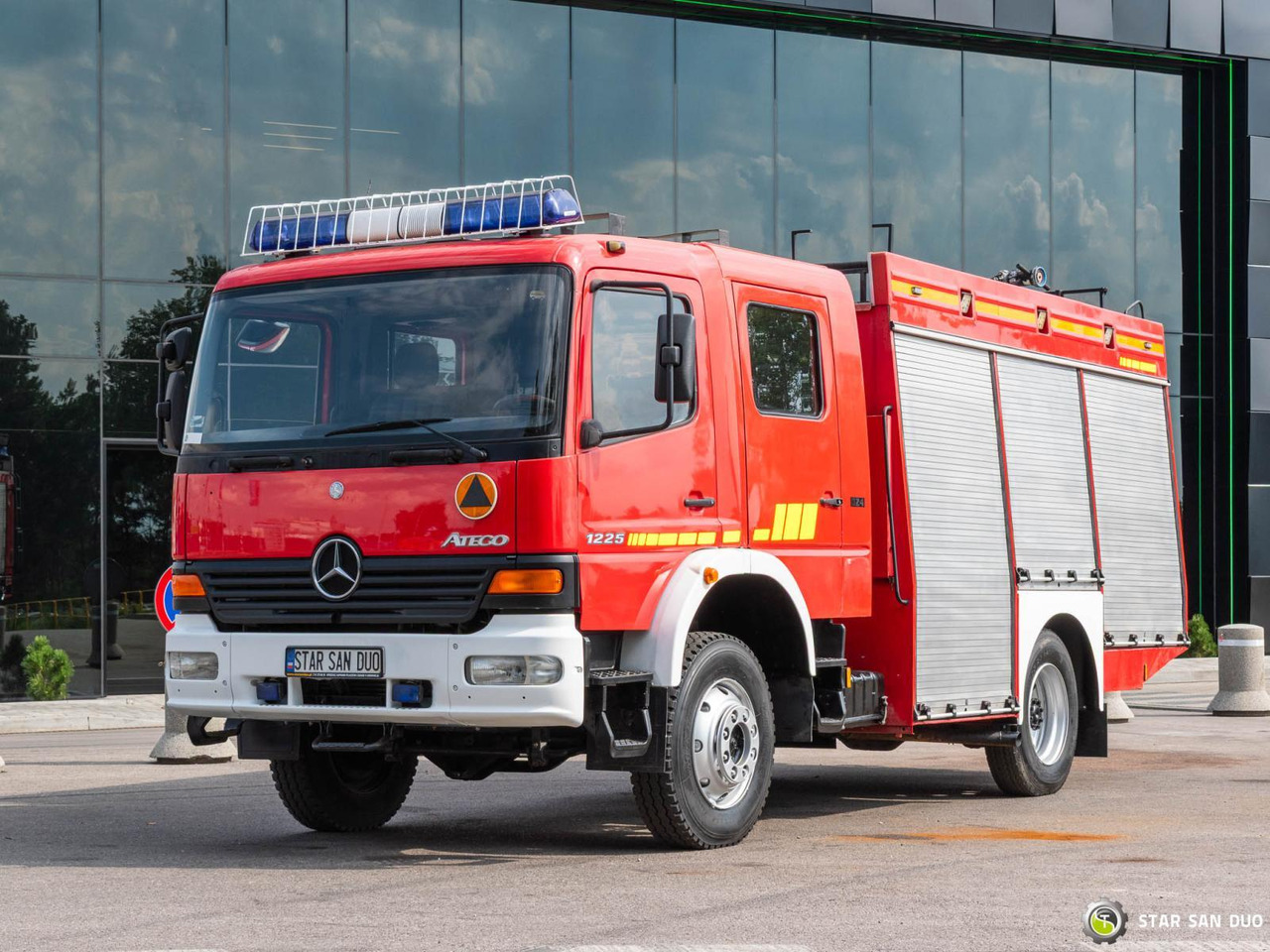 - Fire engine: picture 3 - Fire engine: picture 3