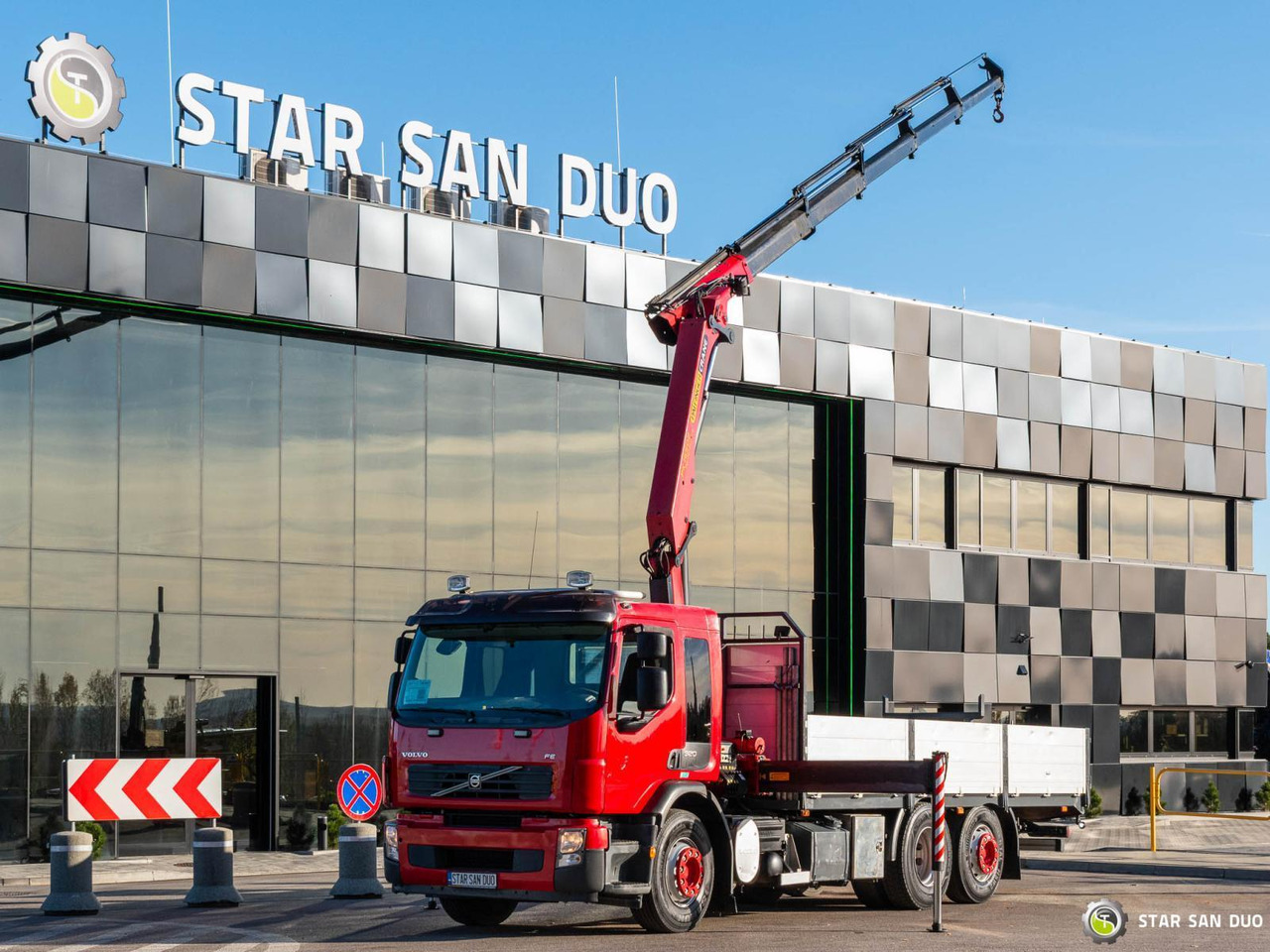 - Crane truck: picture 4 - Crane truck: picture 4