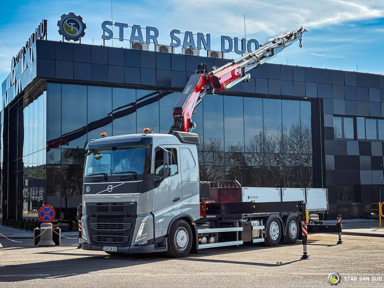 - Crane truck: picture 1 - Crane truck: picture 1