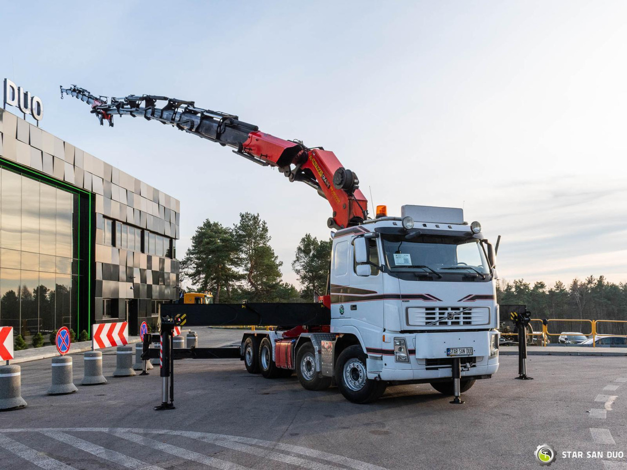 - Crane truck: picture 2 - Crane truck: picture 2