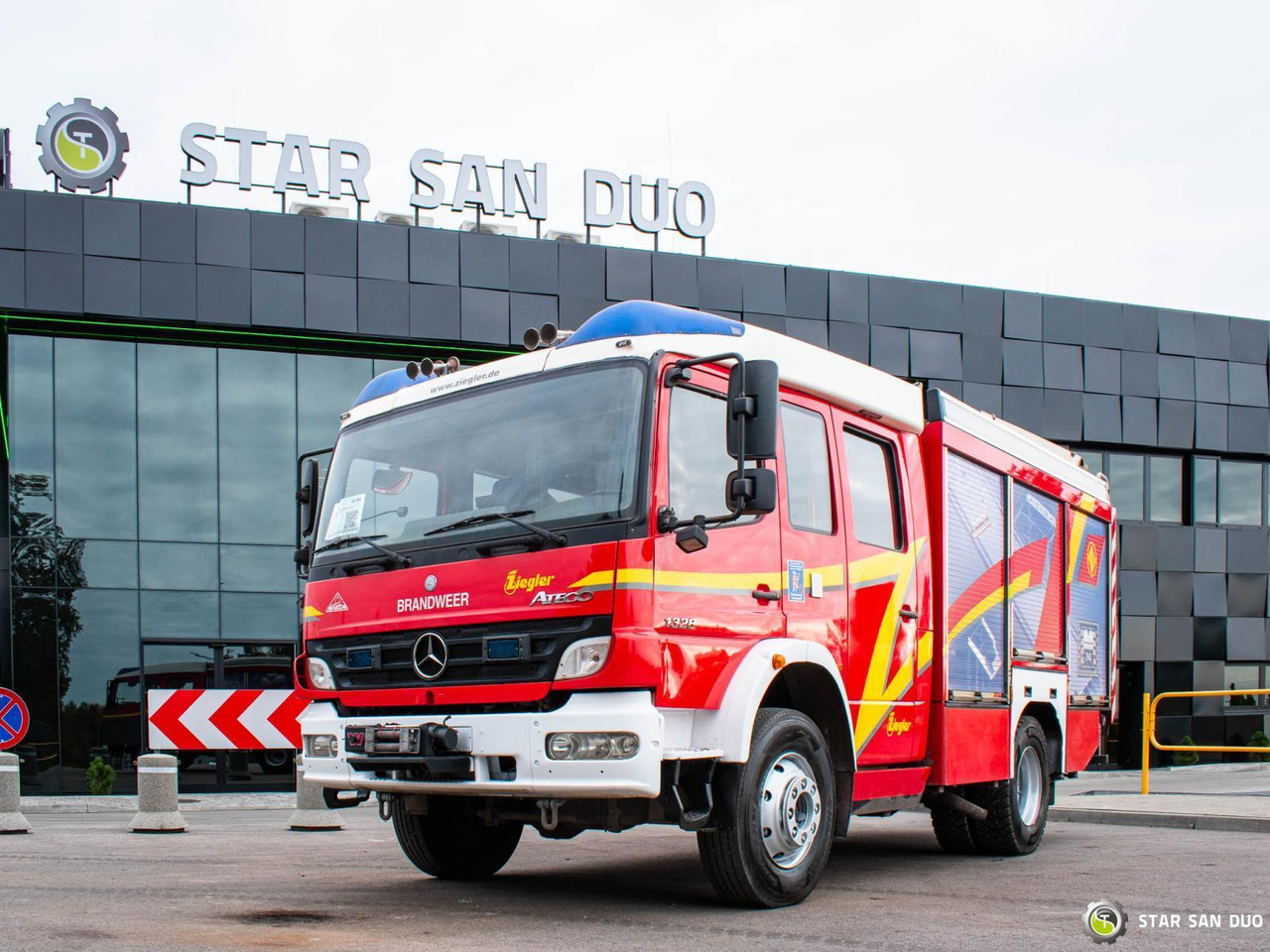 - Fire engine: picture 1 - Fire engine: picture 1