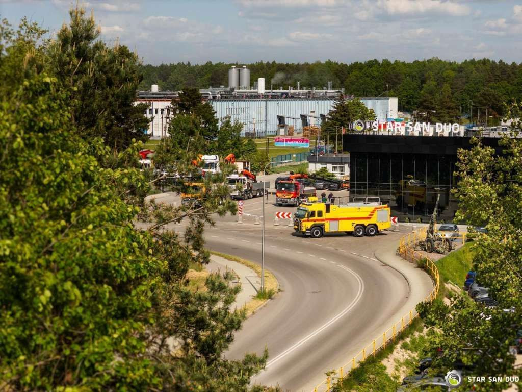 Volvo  FM 460 6x6 Rosenbauer Fire Truck LSP Water Tank - Truck: picture 4 Volvo  FM 460 6x6 Rosenbauer Fire Truck LSP Water Tank - Truck: picture 4