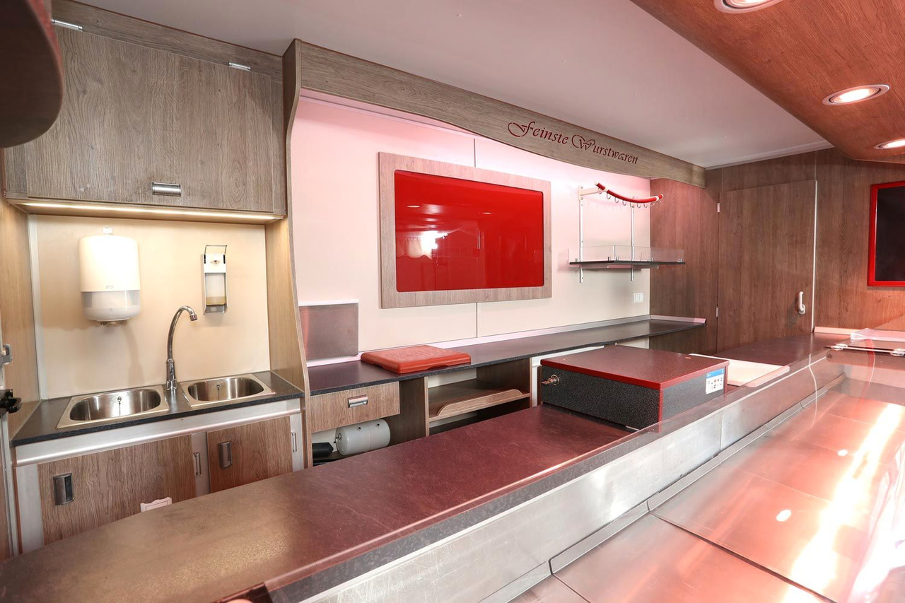 Renault Master - Food truck: picture 4 Renault Master - Food truck: picture 4