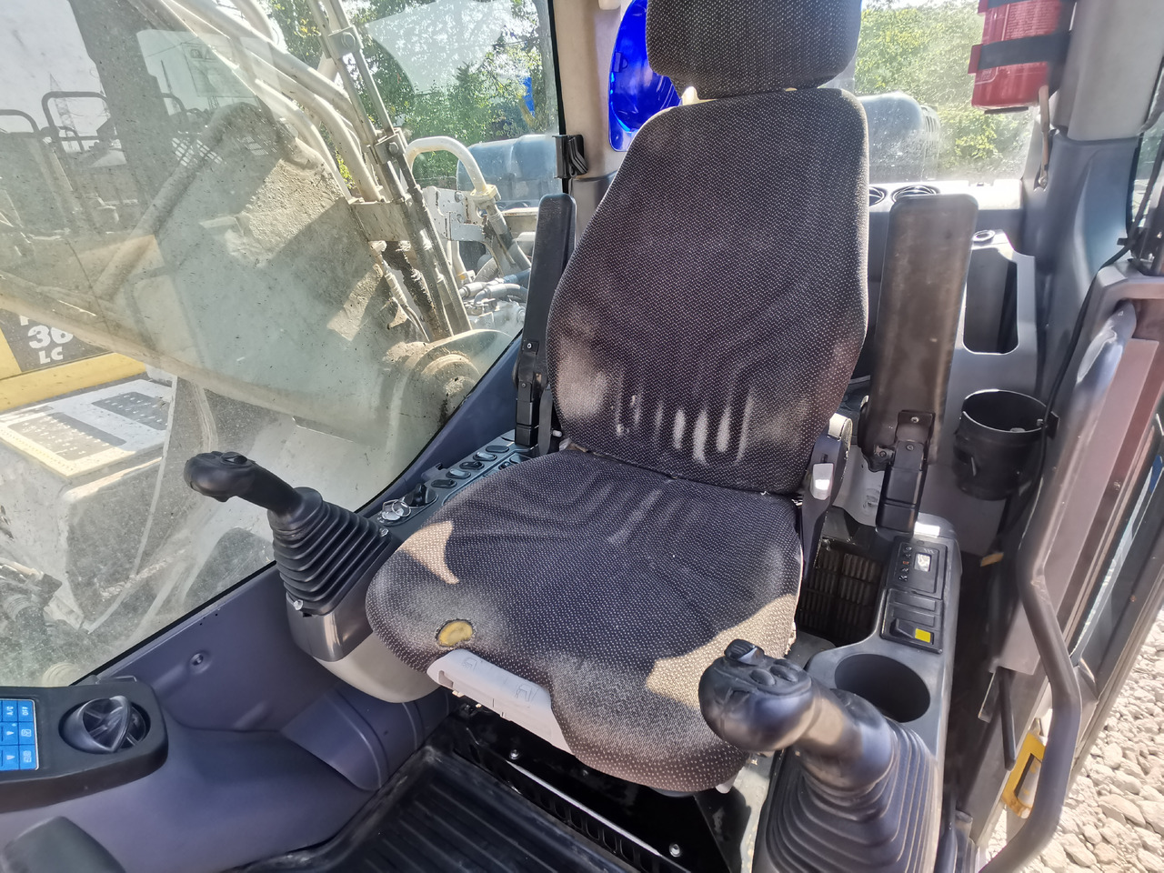 Crawler excavator Komatsu PC 350: picture 18