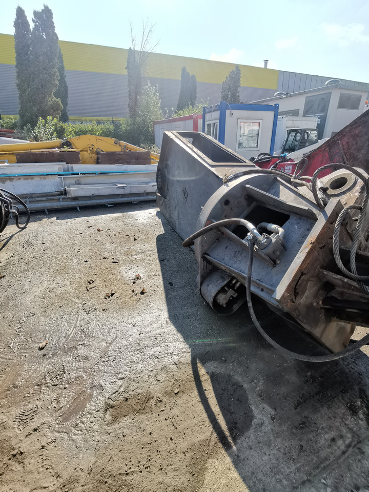 LaBounty MSD65R - Demolition shears for Crawler excavator: picture 3 LaBounty MSD65R - Demolition shears for Crawler excavator: picture 3