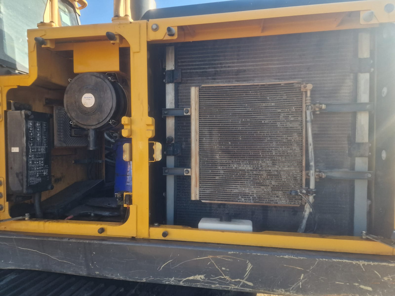 VOLVO EC220 E - Excavator: picture 5 VOLVO EC220 E - Excavator: picture 5