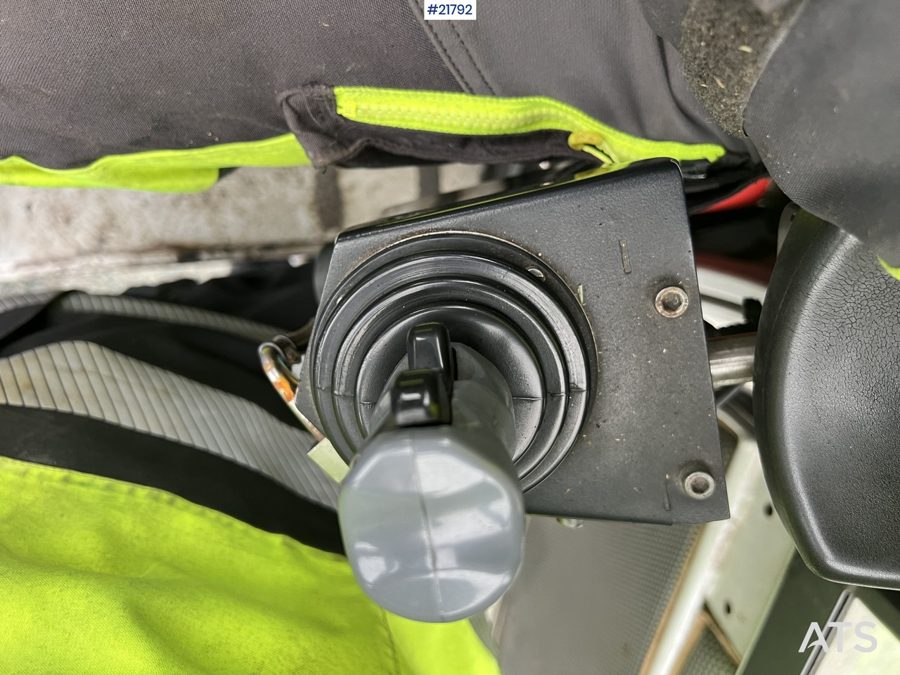 Wood chipper Bruks 806st Bio tre kverner m/ Epsilon palfinger m120l97 tømmerkrane: picture 45 Wood chipper Bruks 806st Bio tre kverner m/ Epsilon palfinger m120l97 tømmerkrane: picture 45