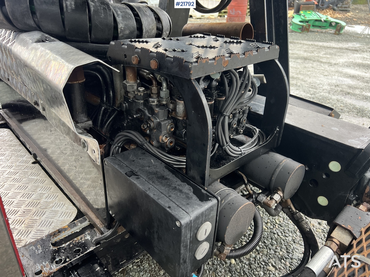 Wood chipper Bruks 806st Bio tre kverner m/ Epsilon palfinger m120l97 tømmerkrane: picture 34 Wood chipper Bruks 806st Bio tre kverner m/ Epsilon palfinger m120l97 tømmerkrane: picture 34