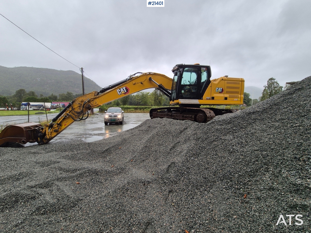 CAT 320 - Crawler excavator: picture 2 CAT 320 - Crawler excavator: picture 2