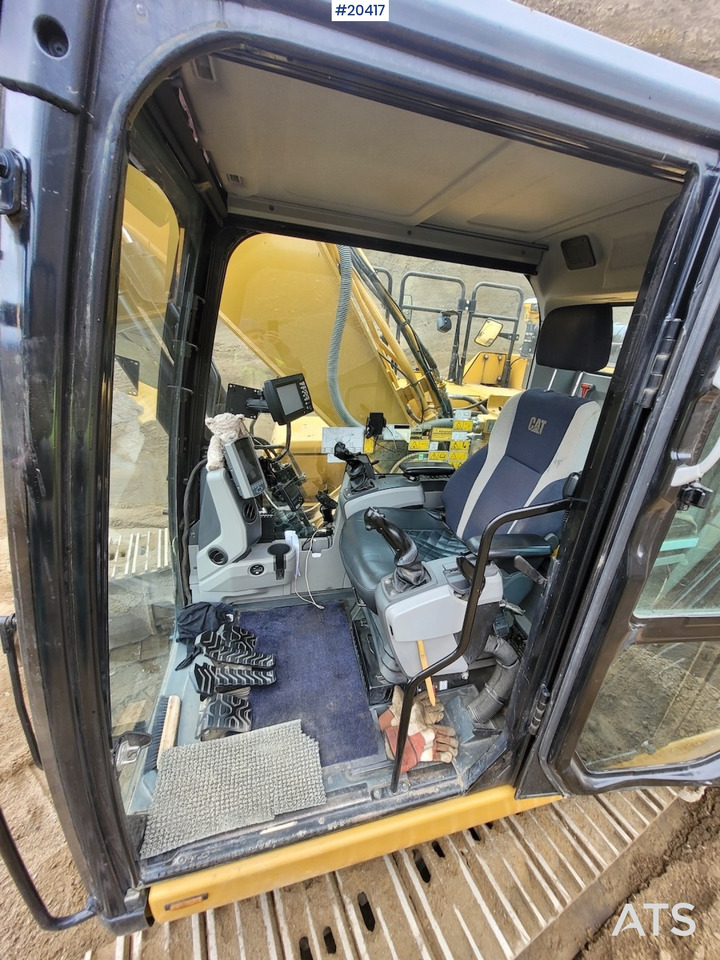 Excavator Caterpillar 330F: picture 7