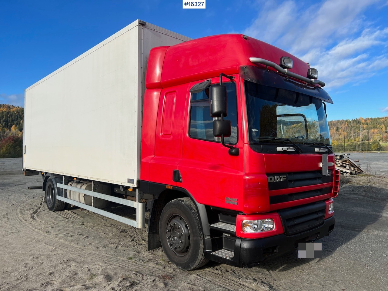 DAF CF75.360 - Box truck: picture 3 DAF CF75.360 - Box truck: picture 3