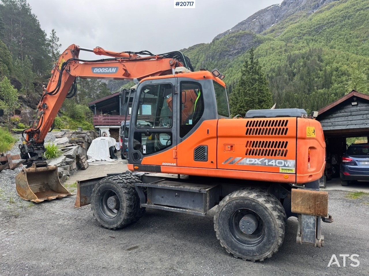 Doosan DX140W-3 - Excavator: picture 2 Doosan DX140W-3 - Excavator: picture 2
