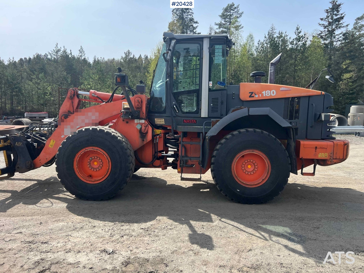 Hitachi ZW 180 - Wheel loader: picture 4 Hitachi ZW 180 - Wheel loader: picture 4