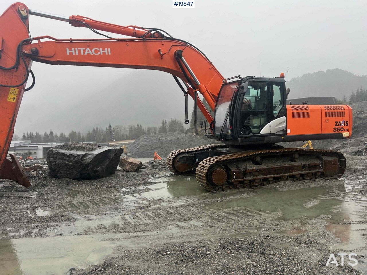 Hitachi ZX350LC-5B - Excavator: picture 1 Hitachi ZX350LC-5B - Excavator: picture 1