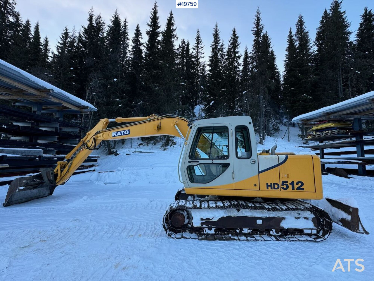 Kato HD512E - Excavator: picture 4 Kato HD512E - Excavator: picture 4