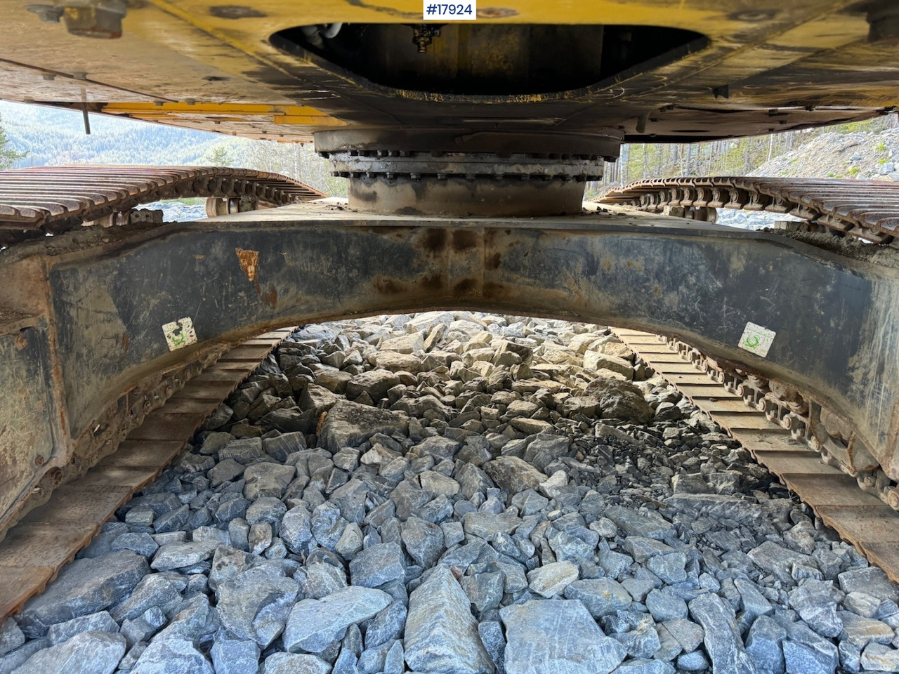 Excavator Komatsu PC240LC-10: picture 23