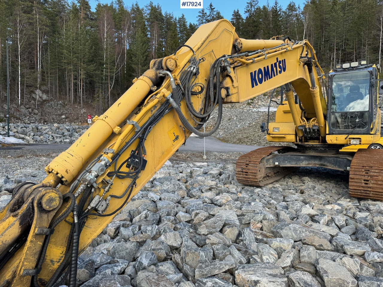 Excavator Komatsu PC240LC-10: picture 12