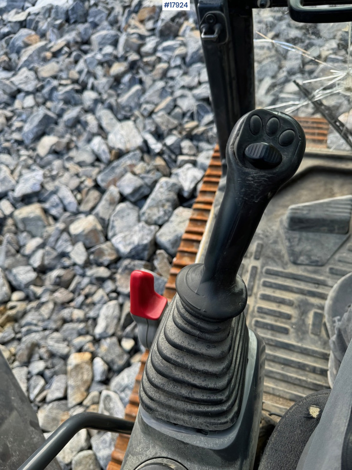 Excavator Komatsu PC240LC-10: picture 32