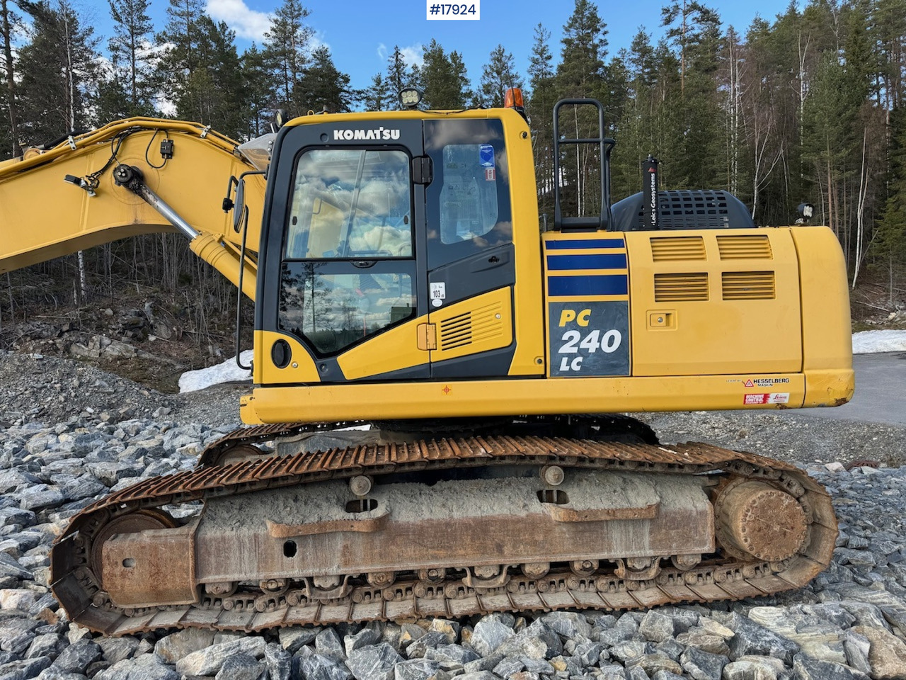 Excavator Komatsu PC240LC-10: picture 9