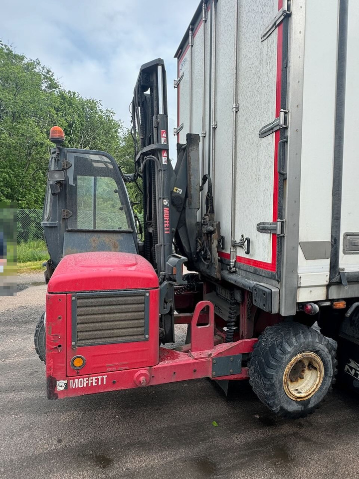 Moffett M4 25.4 - Truck mounted forklift: picture 5 Moffett M4 25.4 - Truck mounted forklift: picture 5