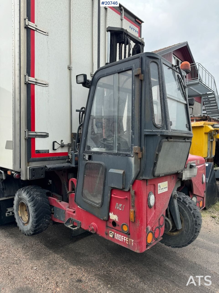 Moffett M4 25.4 - Truck mounted forklift: picture 2 Moffett M4 25.4 - Truck mounted forklift: picture 2