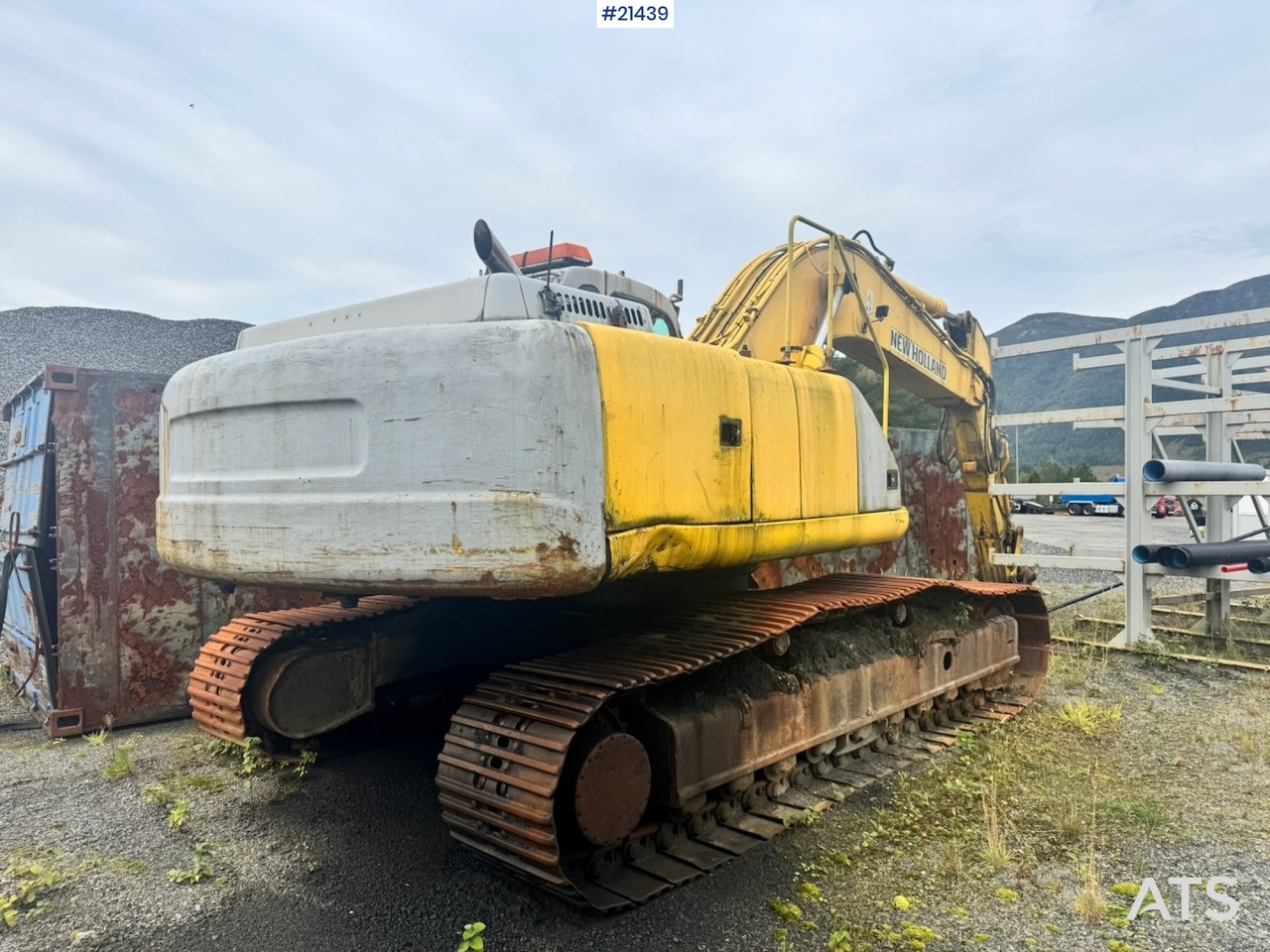 New Holland E305 - Crawler excavator: picture 2 New Holland E305 - Crawler excavator: picture 2