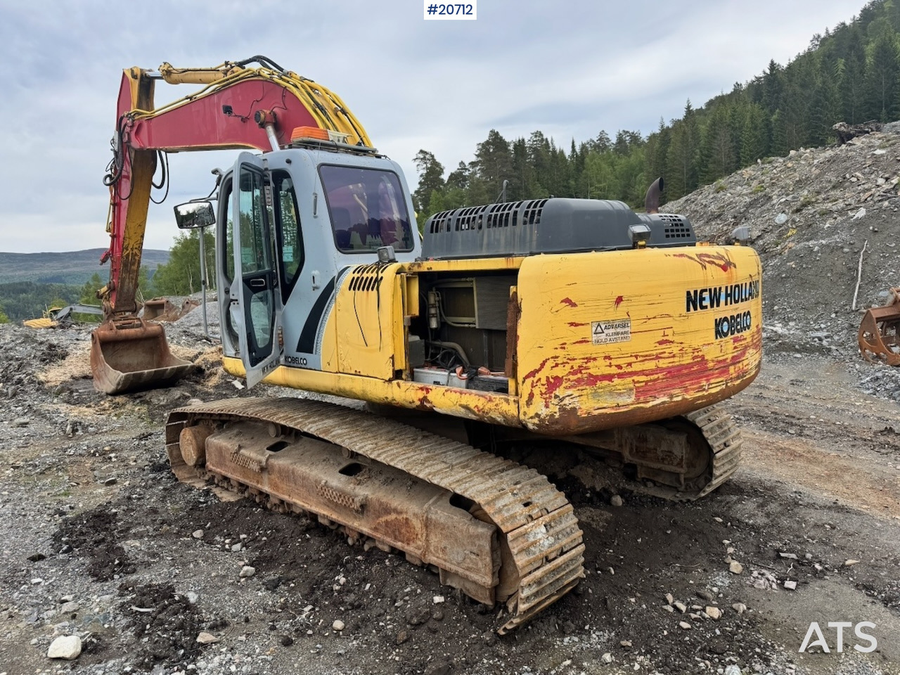 New Holland kobelco E305B - Excavator: picture 3 New Holland kobelco E305B - Excavator: picture 3