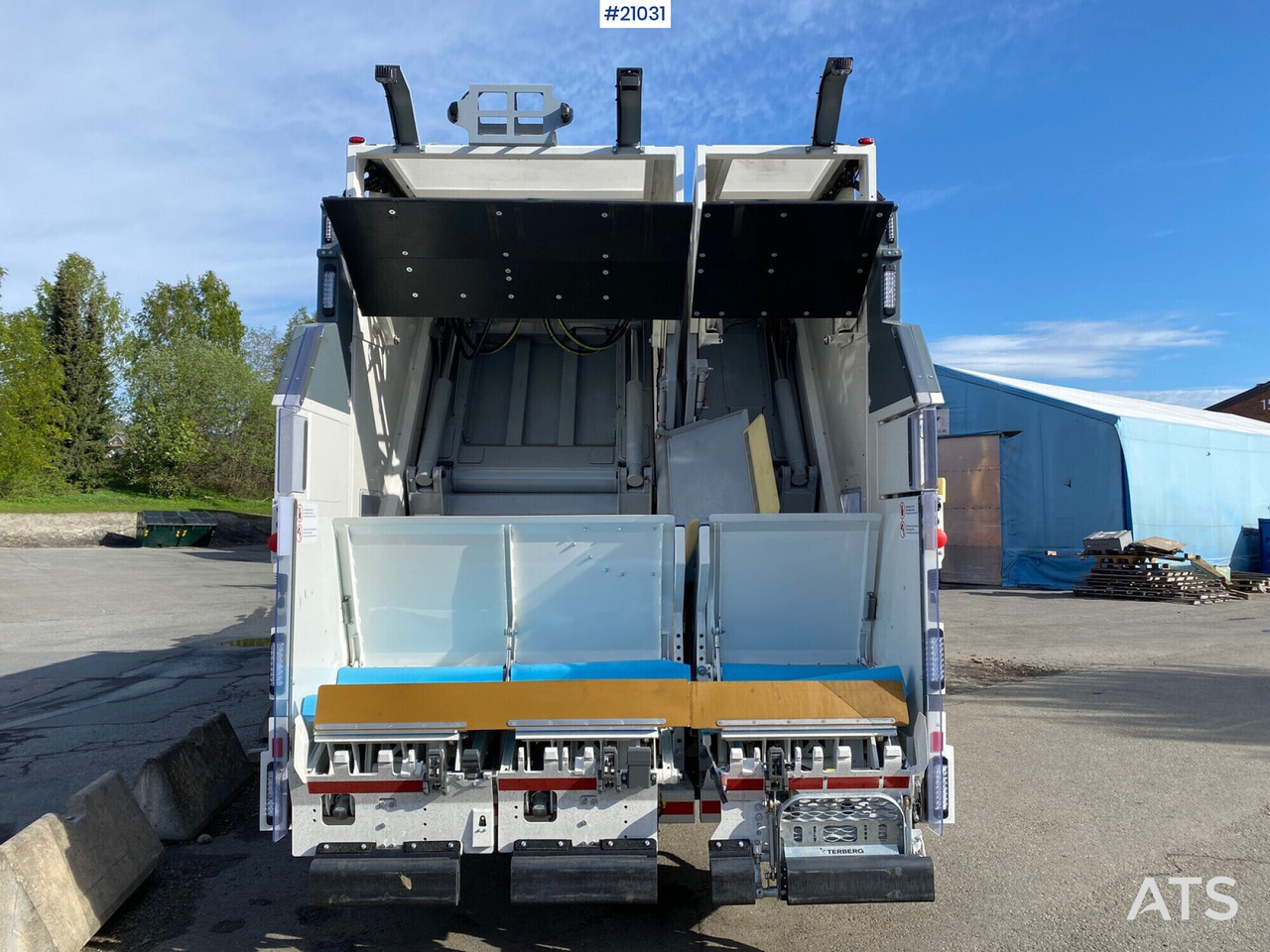Scania P320 - Refuse truck: picture 4 Scania P320 - Refuse truck: picture 4